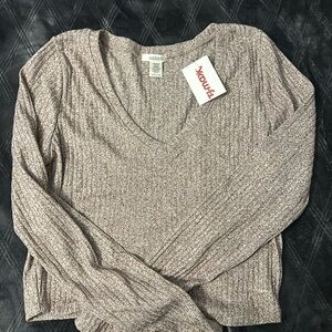 Cropped long sleeve! Tight and super cute! brownish fall color! size Medium